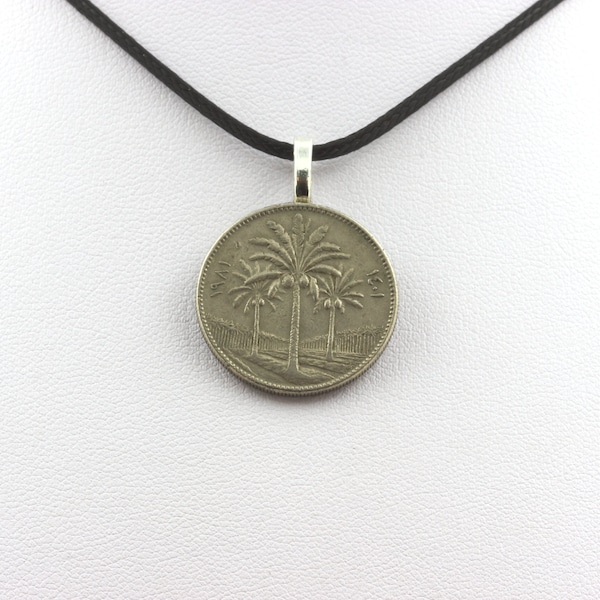 Collier pièce Irak 50 fils. Cordon noir