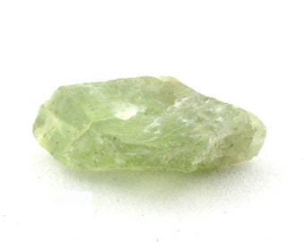 Peridot. 2.53 ct. Almklovdalen, Vanylven, Norvège