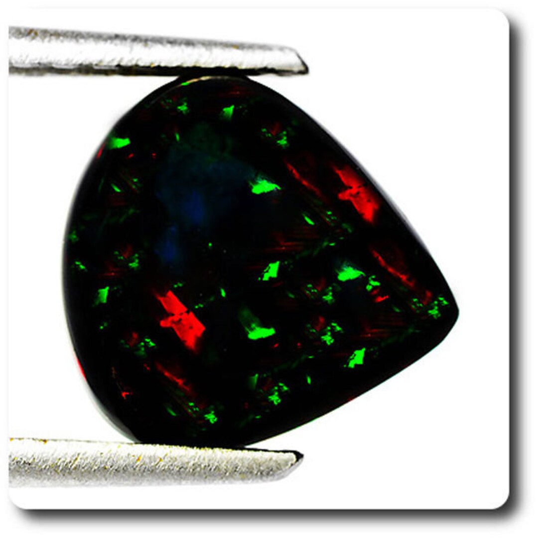 Opale Noire éthiopienne 2.22 Cts - Cabochon Ovale, Non Chauffée