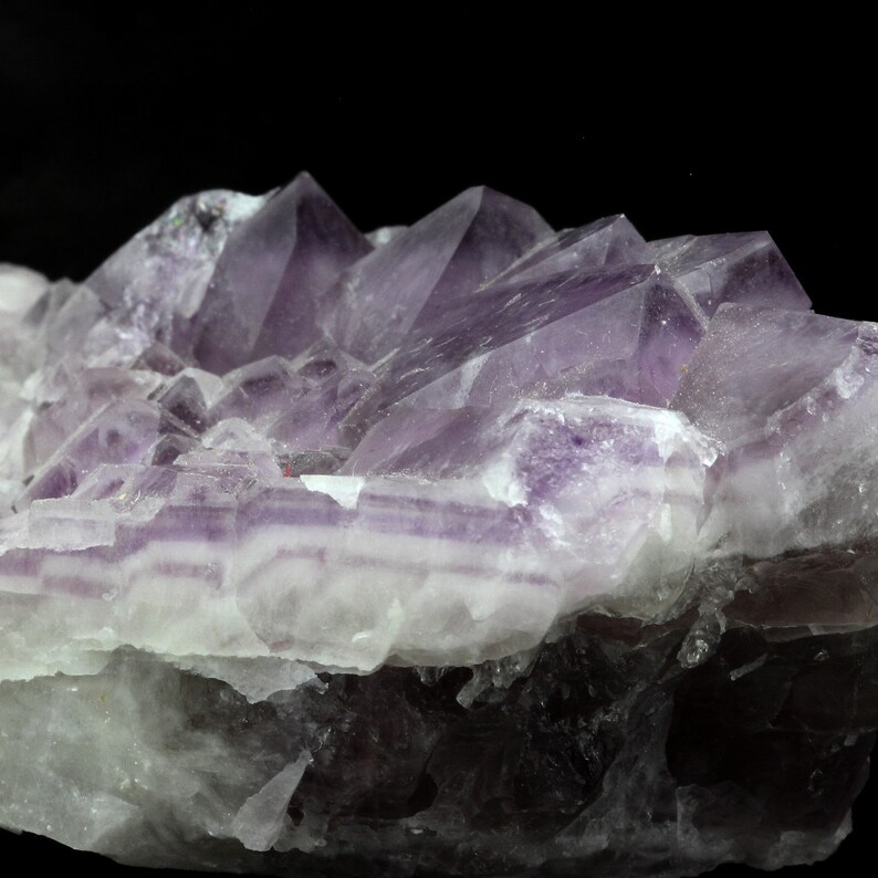 837.0 CT d/'ambur Puy-de-D\u00f4me France. Les Isserts Amethyst