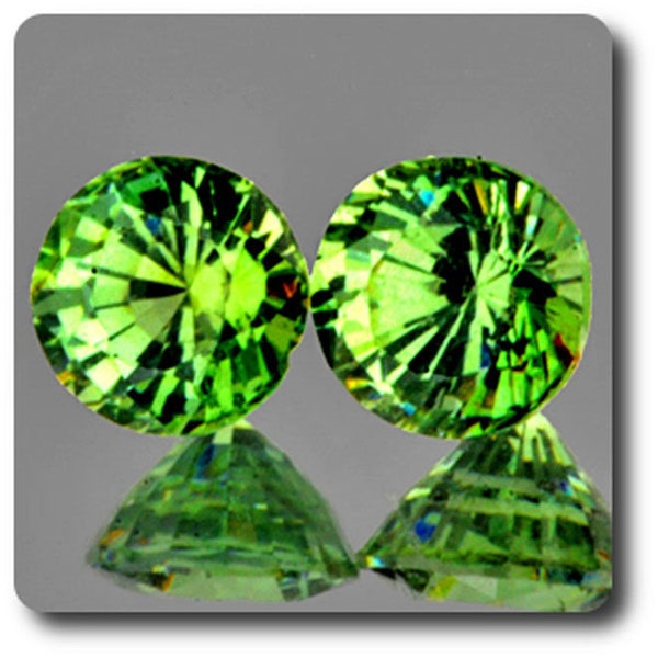 0.48 cts LOT OF 2 Demantoid Garnet . IF Ural Mountains, Russia, with Certificate of Authenticity