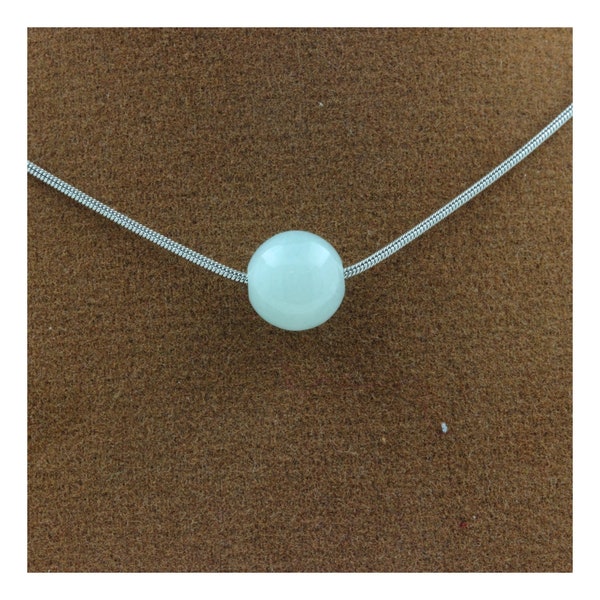 Collier perle Angélite 8 mm chaine en acier inoxydable. Fabriqué en France. Taille personnalisable. Collier femmes, hommes