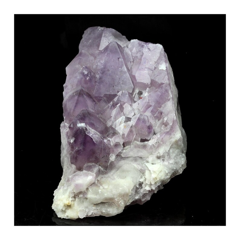 837.0 CT d/'ambur Puy-de-D\u00f4me France. Les Isserts Amethyst