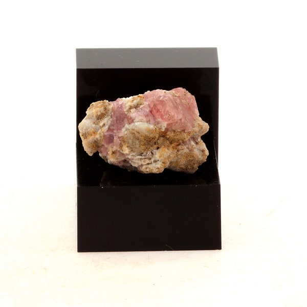 Pink Fluorite. 14.69 ct. Massif du Mont-Blanc, France. Rare. Réf : SKU029525