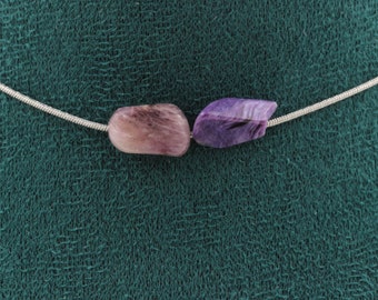 Collier perles Charoite de Russie chaine en acier inoxydable. Fabriqué en France. Taille personnalisable. Collier femmes, hommes