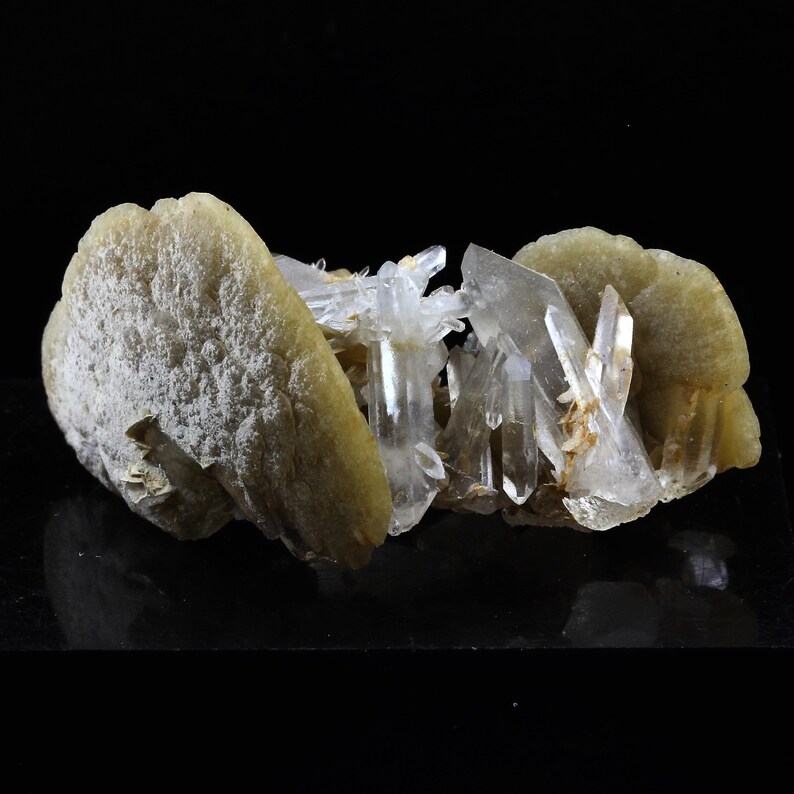 Saint-Pierre-de-M\u00e9sage France. 88.0 ct Quartz Siderite Is\u00e8re
