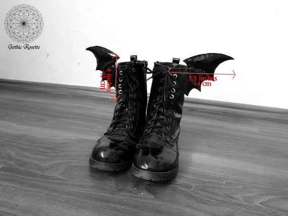 Black bat wing combat boots 2025