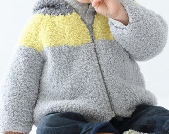 Pull ou gilet à capuche bébé  de naissance à 9 mois 100% fait main