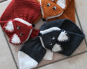 Handgefertigter gestrickter Wollschal mit Fuchs und Wolf für Babys und Kinder