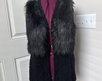 Vintage Guess Faux Fur Vest Open Front Boho Chic Womens M Black Shaggy Eclectic with pockets