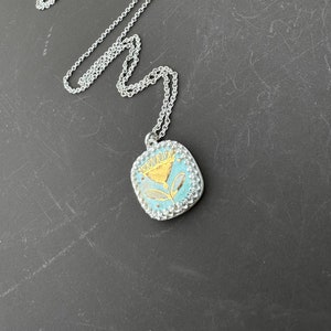 Sterling Silber Blume Halskette, Anhänger Halskette, Silber und Gold Halskette, Silber Blume Halskette, blau Bild 3