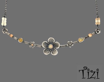 925 Sterling zilver en 14K gouden bloem opaal ketting, zilveren rustieke sieraden, geoxideerde sieraden, zilveren bloemen ketting, edelsteen ketting, uniek