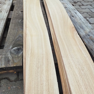 European Walnut veneer, length 2050mm, width 120mm, thickness 0.9mm. Other dimensions available