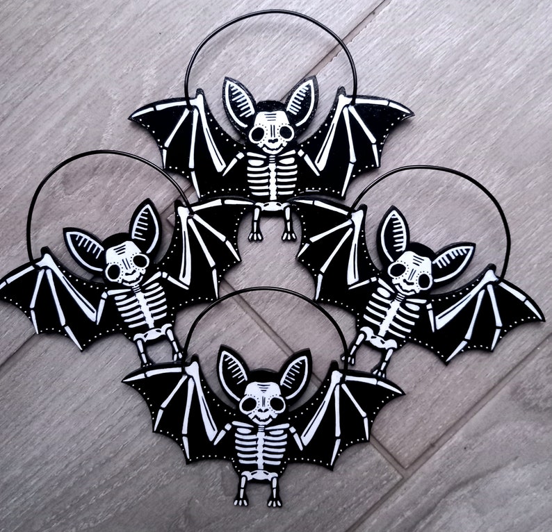 Small wooden hand-painted spooky skeleton bats & magnets hanging decorations 15 X 7cm. Halloween Horror image 2