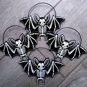 Small wooden hand-painted spooky skeleton bats & magnets hanging decorations 15 X 7cm. Halloween Horror image 4