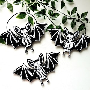 Small wooden hand-painted spooky skeleton bats & magnets hanging decorations 15 X 7cm. Halloween Horror image 8