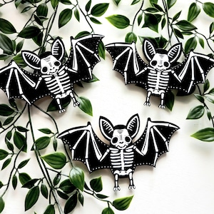 Small wooden hand-painted spooky skeleton bats & magnets hanging decorations 15 X 7cm. Halloween Horror image 7