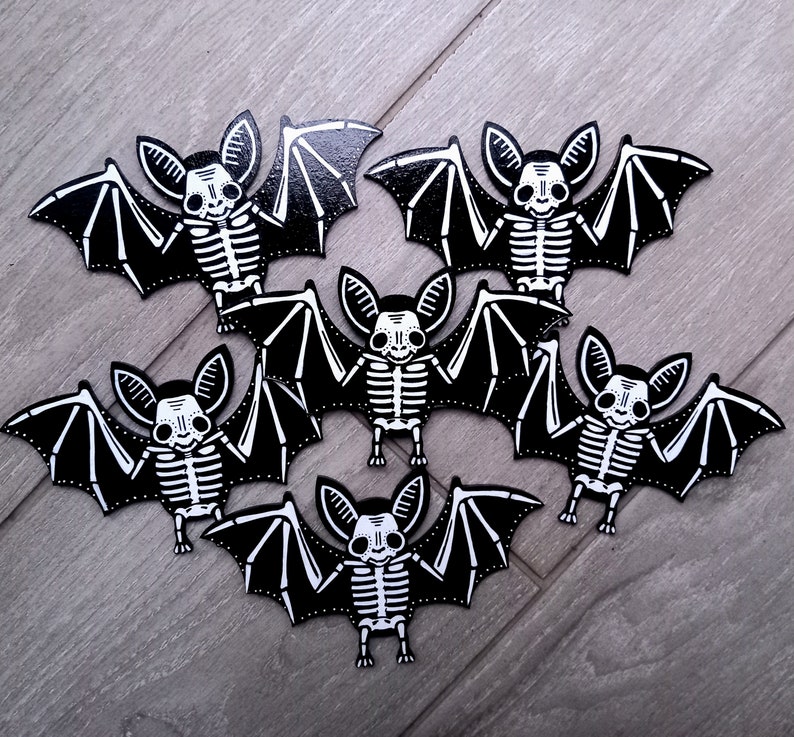 Small wooden hand-painted spooky skeleton bats & magnets hanging decorations 15 X 7cm. Halloween Horror image 3