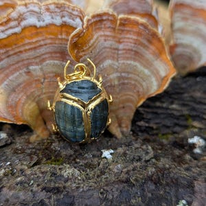 Electroplated Labradorite Scarab Beetle Necklace 《 Khepri Necklace 》