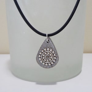 Concrete Tear Drop necklace - Concrete necklace - Concrete jewelry - Children&#39;s jewelry - Girl&#39;s necklace -  Daisy jewelry