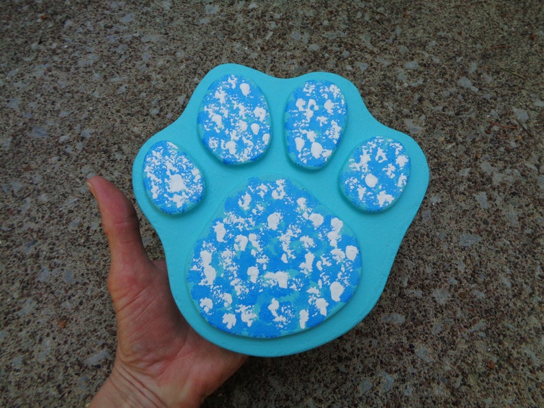Concrete paw print Pet memorial stone Garden stepping | Etsy