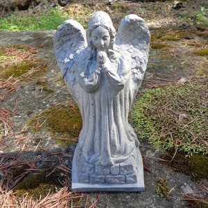 Concrete Angel statue - Garden Angel - Garden decor - Concrete Garden - Concrete Art - Memorial Angel - Memorial Garden - Memorial Statue