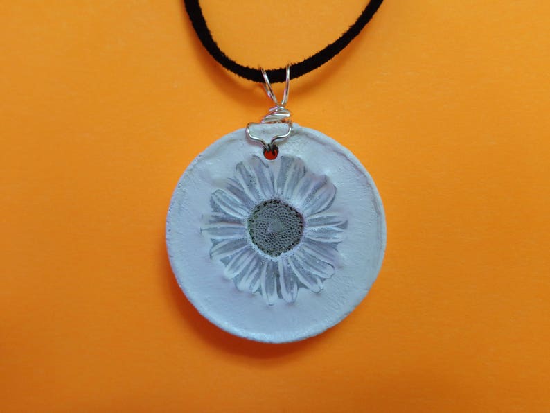 Concrete art Real daisy necklace Real flower necklace Concrete flower Concrete pendant Concrete necklace Concrete jewelry