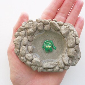 Fairy garden pond - Concrete pond - Fairy garden miniatures - Fairy garden accessories - Miniature frog - Garden decor - Stone fairy pond