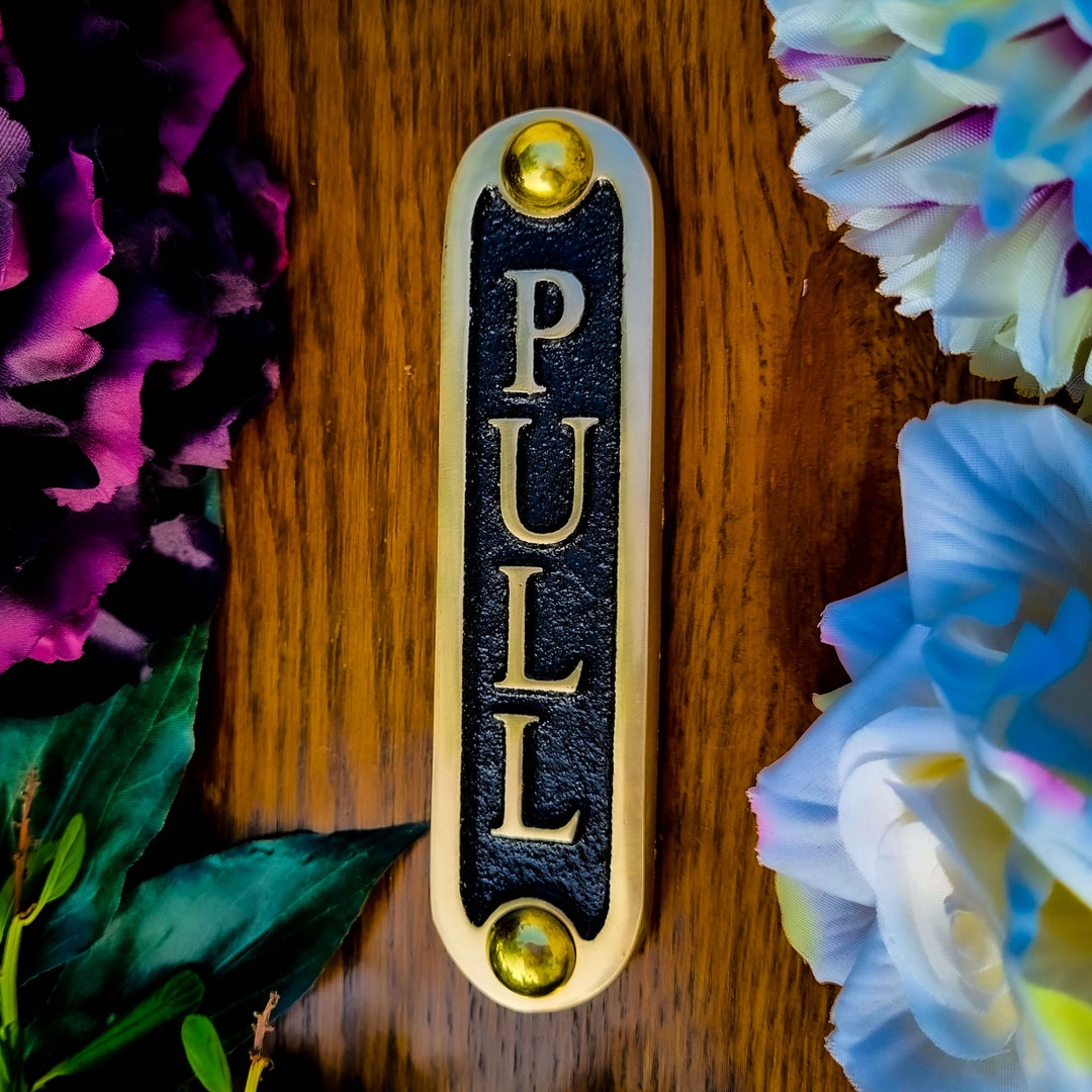 Plaque de style nautique par Themetalfoundry. Ltd – humoristique Signes fait à la main en Angleterre à partir de solide en laiton. Le Message :, Laiton, Screw Room
