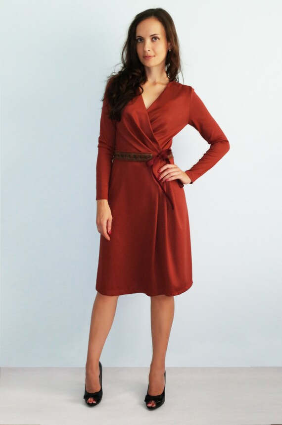 red jersey dress with sleeves