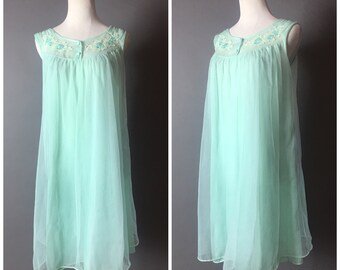 Vintage lingerie / vintage nightie / vintage nightgown / vintage negligee / babydoll nightie / vintage sleepwear / pinup lingerie 8269