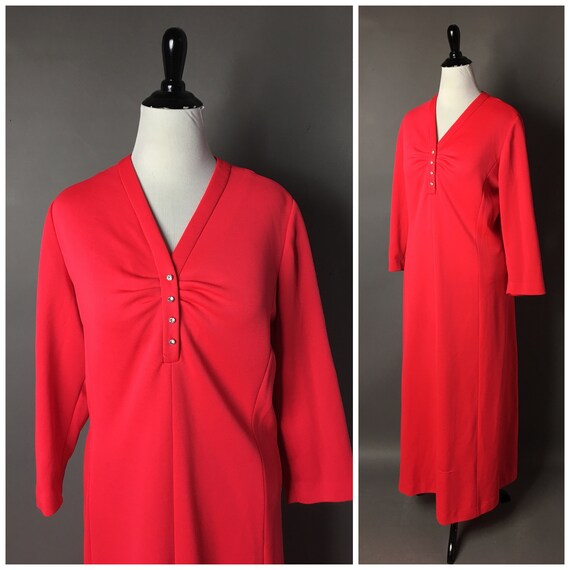 Vintage 70s dress / 1970s dress / maxi dress / vol
