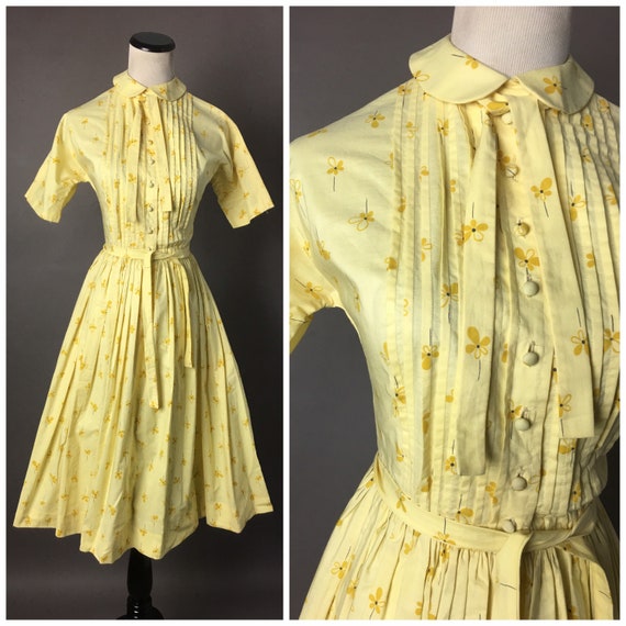 Vintage 50s dress / 1950s dress / fit and flare dr