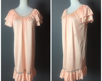 Vintage lingerie / vintage nightie / vintage nightgown / vintage negligee / babydoll nightie / vintage sleepwear / pinup lingerie 8195