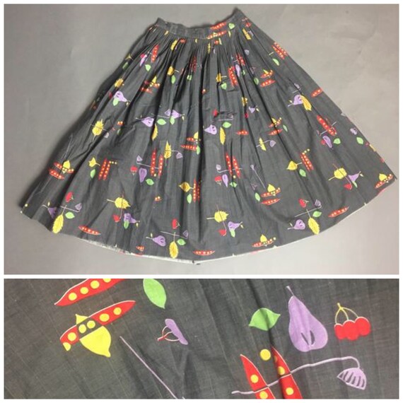 Vintage 50s skirt / 1950s skirt / novelty print sk