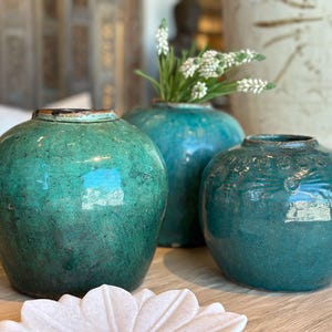 Vintage Seafoam Asian Vase, Asian Ceramic Vase, Oriental Pottery Decor, Mid Century Vase, Chinoiserie Style, Vintage Coastal Green Vase