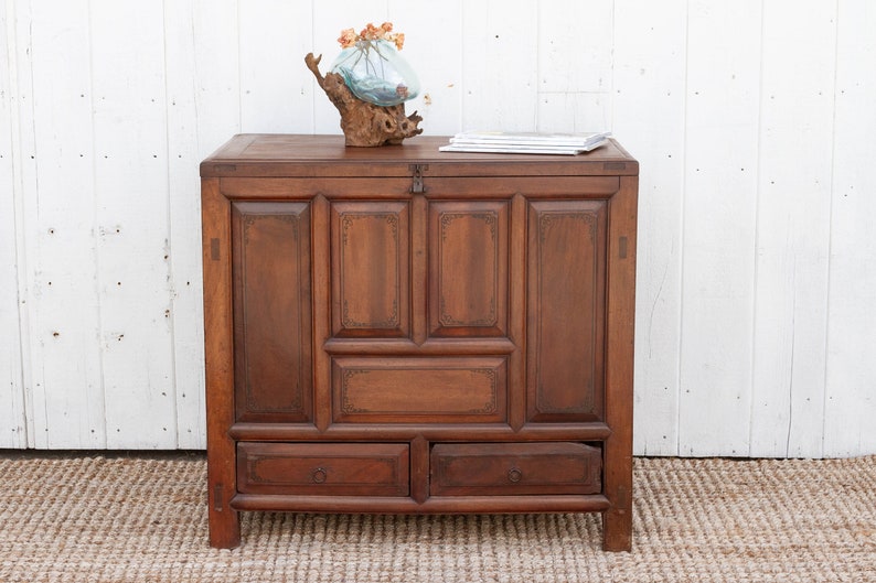 Early 20th French Colonial Blanket Chest, French Colonial Blanket Chest, Rustic French Colonial Cabinet,Handcrafted Colonial Storage Cabinet zdjęcie 1