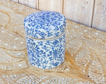 Details about   Collection Chinese porcelain Blue and white pattern tea canister Ripe Pu'er Tea 