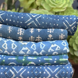 Vintage Indigo Cotton Throw: Hand-Printed Tribal Floral Blanket afbeelding 1