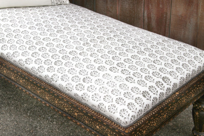 Colonial Chaise Settee,Inlaid Bench Sofa Anglo Indian Block Print Linen Upholstered Chaise Lounge Bone Inlaid lounge bed sofa Inlay Bench