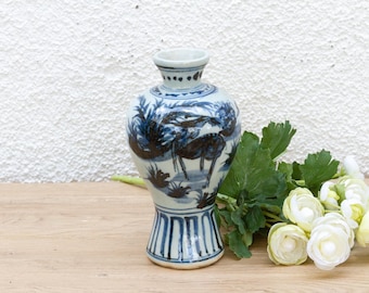 Cobalt Blue & White Vase – Antique Chinese Porcelain Vessel