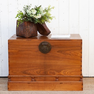 Large Antique Traditional Camphor Wood Chest,Traditional Storage Trunk,Rustic Blanket Chest,Antique Furniture Storage,Timeless Storage Trunk