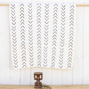 White & Black Arrow Motif Mudcloth, Handwoven Mudcloth Textile, Bohemian Arrow Mudcloth Decor, Mali Mudcloth Throw, African Mudcloth Textile