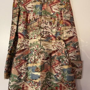 Silk Embroidered Vintage Chinese Woman&#39;s Coat, Rare and Luxurious