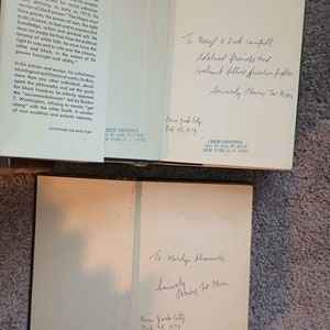 Puede incluir: Un ejemplar firmado del libro "The Crisis" de W.E.B. Du Bois. La inscripci&oacute;n dice "To Beryl & Dick Campbell Valued friends and valiant fellow freedom fighters Sincerely, Henry Lee Moon New York City Feb. 25, 1973".