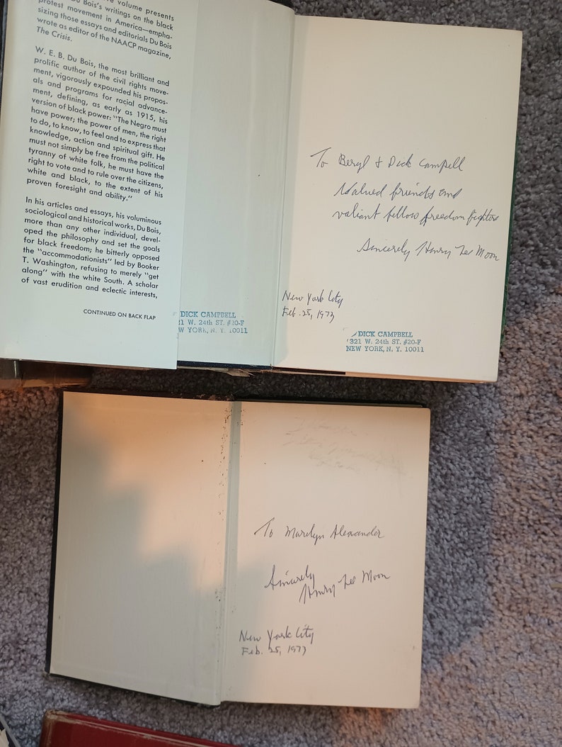 Puede incluir: Un ejemplar firmado del libro "The Crisis" de W.E.B. Du Bois. La inscripci&oacute;n dice "To Beryl & Dick Campbell Valued friends and valiant fellow freedom fighters Sincerely, Henry Lee Moon New York City Feb. 25, 1973".