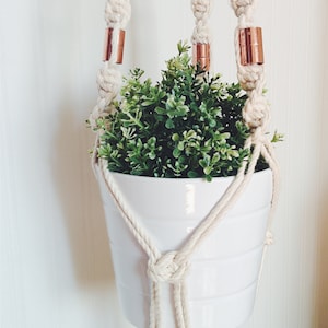 Macrame Plant Hanger, Opknoping Planter, Collega Gift, Moeder Gift, Gepersonaliseerde Geschenken, Geschenken voor haar, verjaardagscadeaus