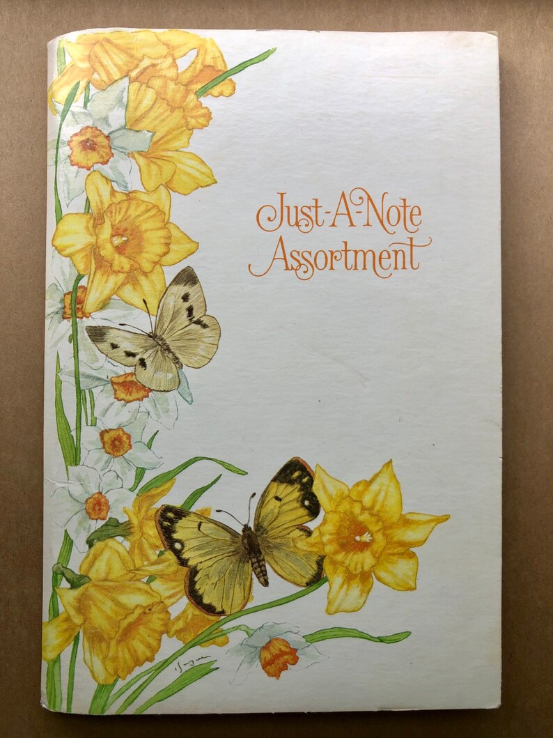 Vintage Assortment of Foldable Cards with Original Packaging Snailmail Supplies