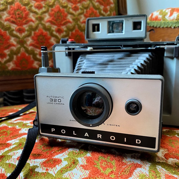 Vintage Polaroid Automatic 320 Land Camera