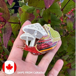 Caracol Rojo Grande - Pin de Esmalte de Caracol de Banda Lateral del Pacífico y Rana Coro del Pacífico con Detalles Serigrafiados - ¡25% a la Caridad! Colección Amigos Slimy